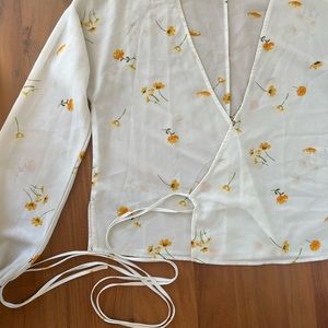 Aritzia Floral Wrap Top XS - Wilfred